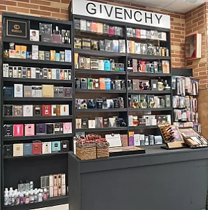 عطر و آرایشی توتیا