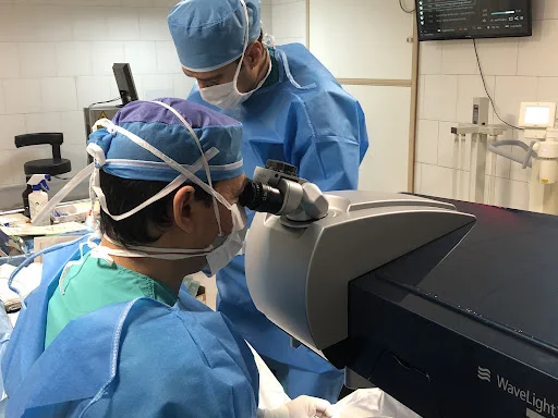 دکتر آراز محمدزاده - کلینیک چشم پزشکی - دکتر چشم پزشک در تبریز