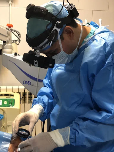 دکتر آراز محمدزاده - کلینیک چشم پزشکی - دکتر چشم پزشک در تبریز