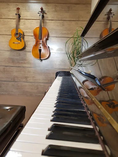 آموزشگاه موسیقی نجوا