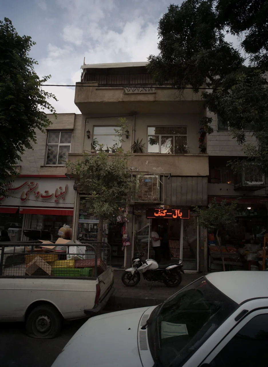 مرغ فروشی