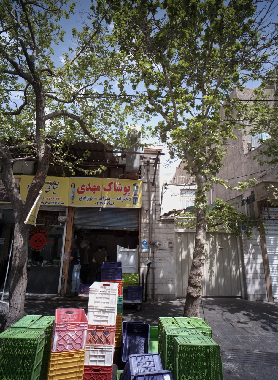 مرغ فروشی