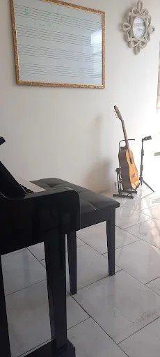 آموزشگاه موسیقی کرشمه