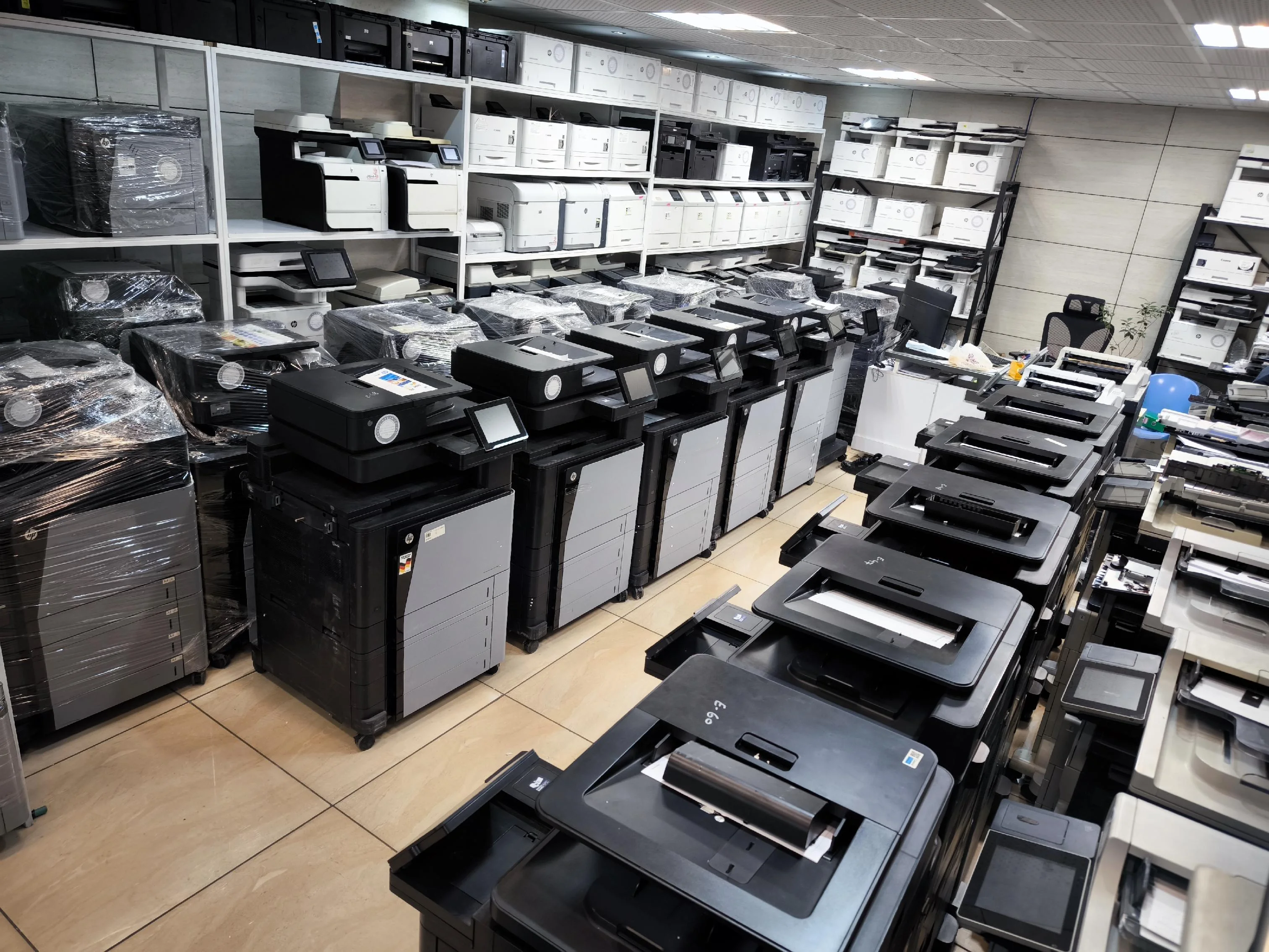 ماشین‌های اداری ققنوس پیری