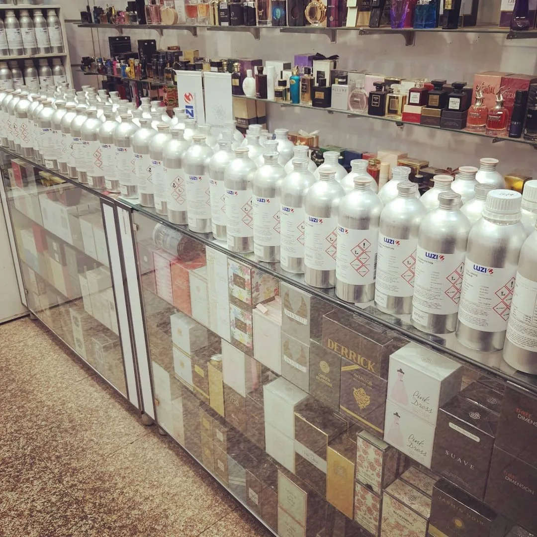 کلبه عطروادکلن - تصویر 3