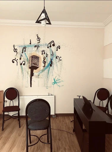 آموزشگاه موسیقی روشن