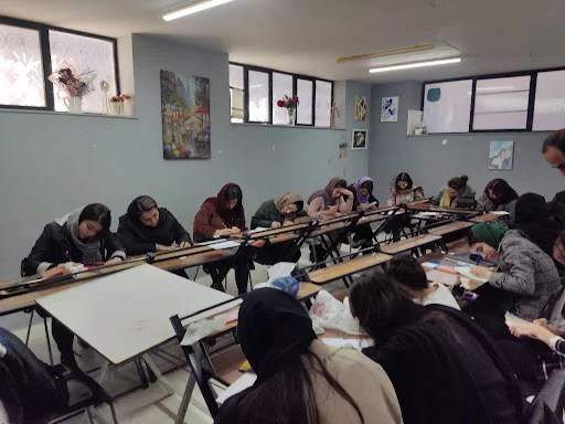 آموزشگاه آزاد هنری آراد