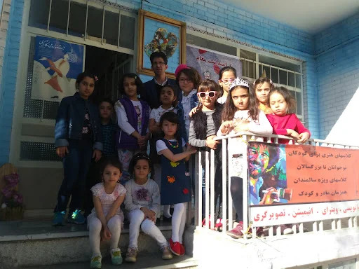 آموزشگاه آزاد هنری آراد