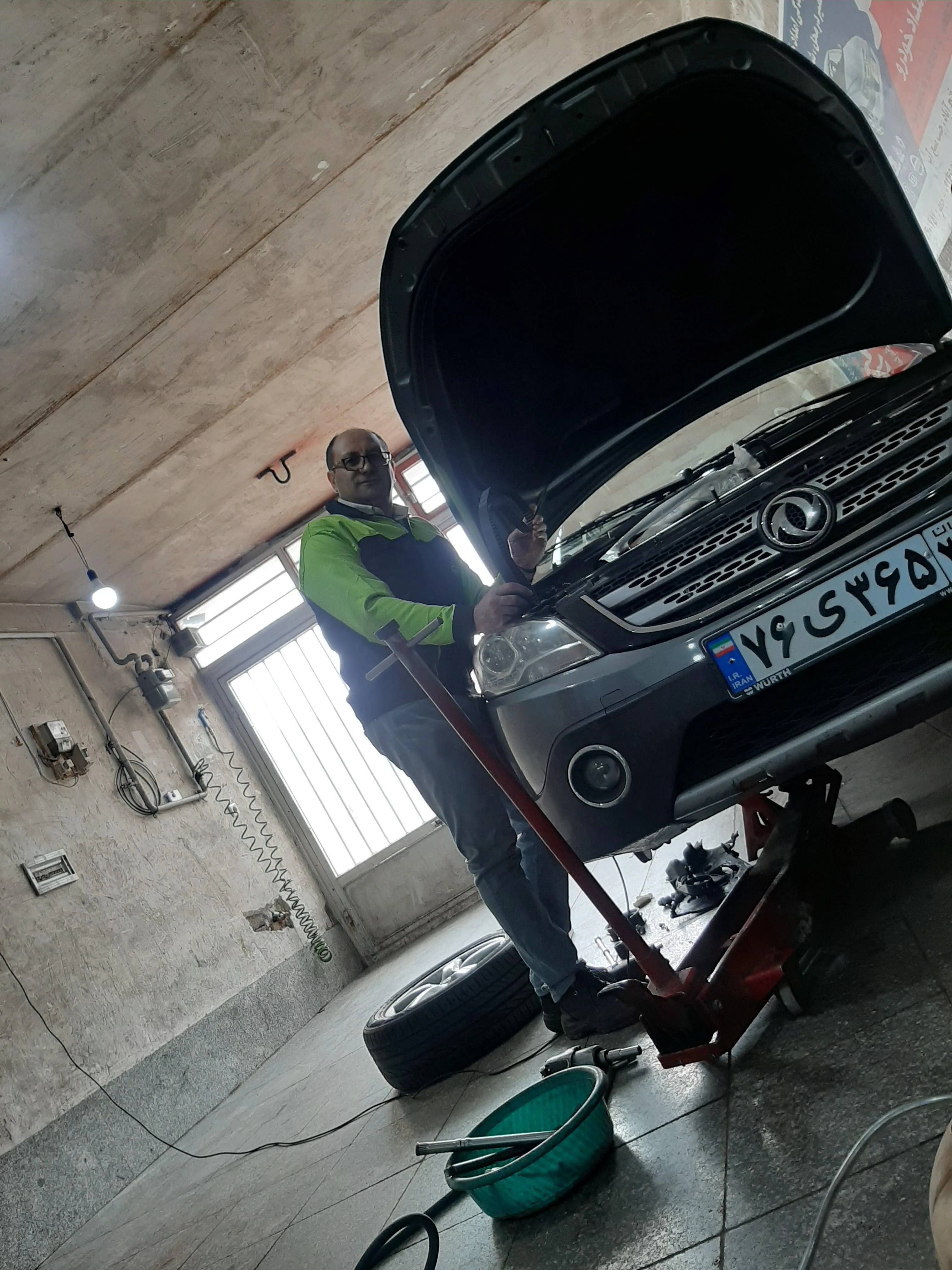 تعمیرگاه جعفر برزگر