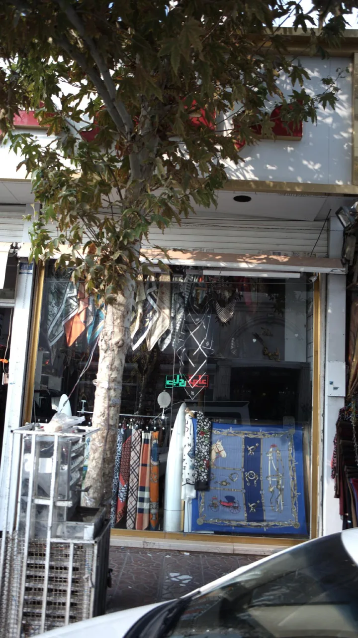 روسری فروشی