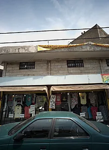 فروشگاه پوشاک