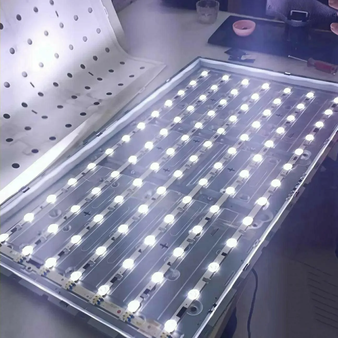 تعمیرگاه تلویزیون منصور