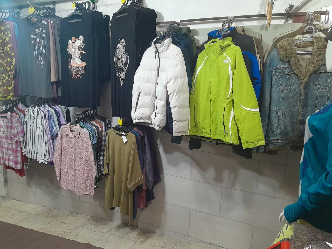 روسری محلی گلونی یادگار اجدادی - تصویر 2