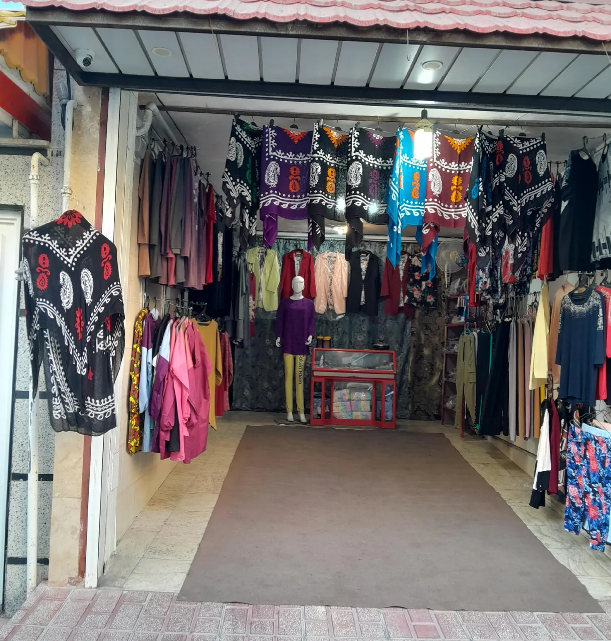 روسری محلی گلونی یادگار اجدادی - تصویر 4