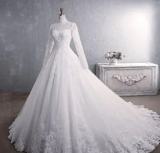 مزون لباس عروی لمیز