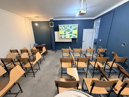 آموزشگاه رانندگی آریا