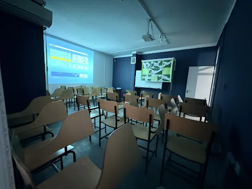 آموزشگاه رانندگی آریا