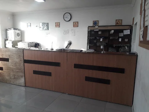 آموزشگاه رانندگی سینا - آموزش رانندگی در تبریز