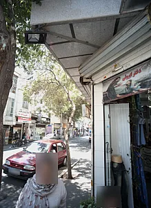 گالری دختر ایرونی