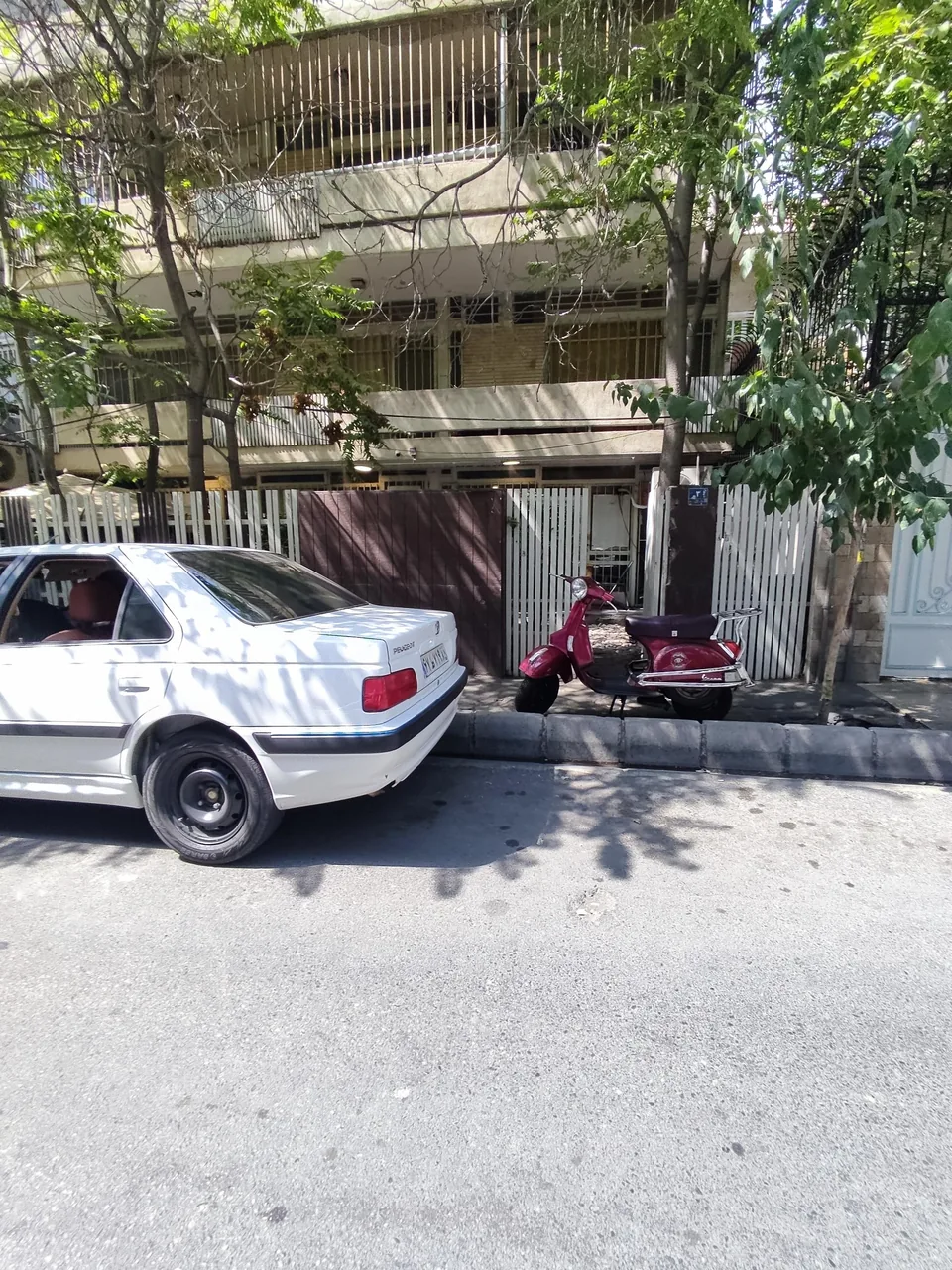 کافه خروج - تصویر 2