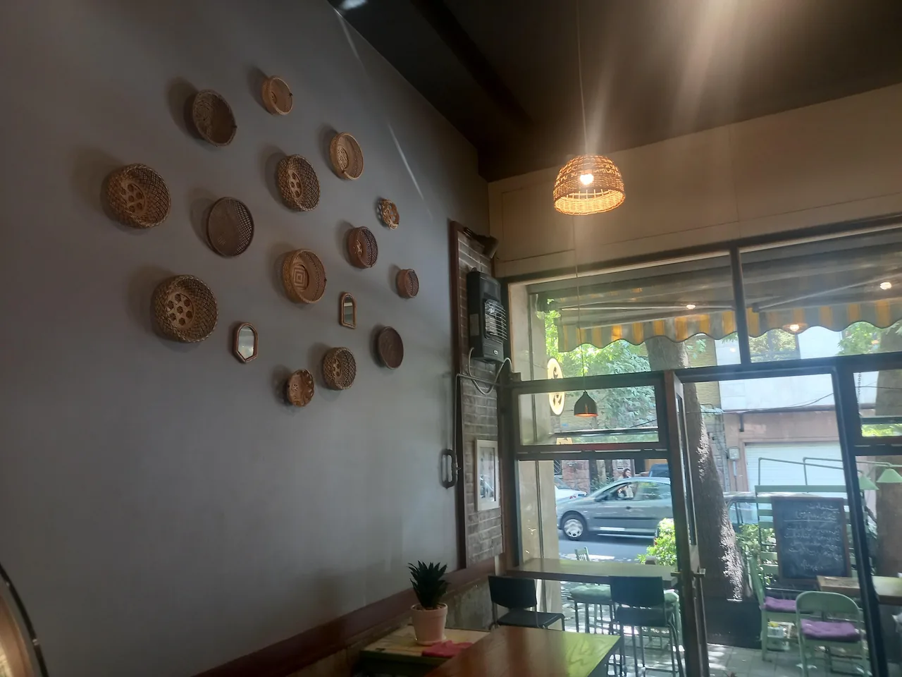 کافه رباعی - تصویر 4