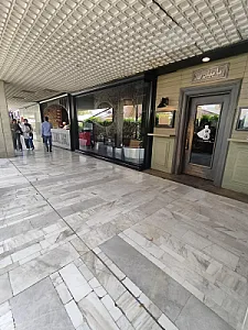 کافه بیسترو بابیلون