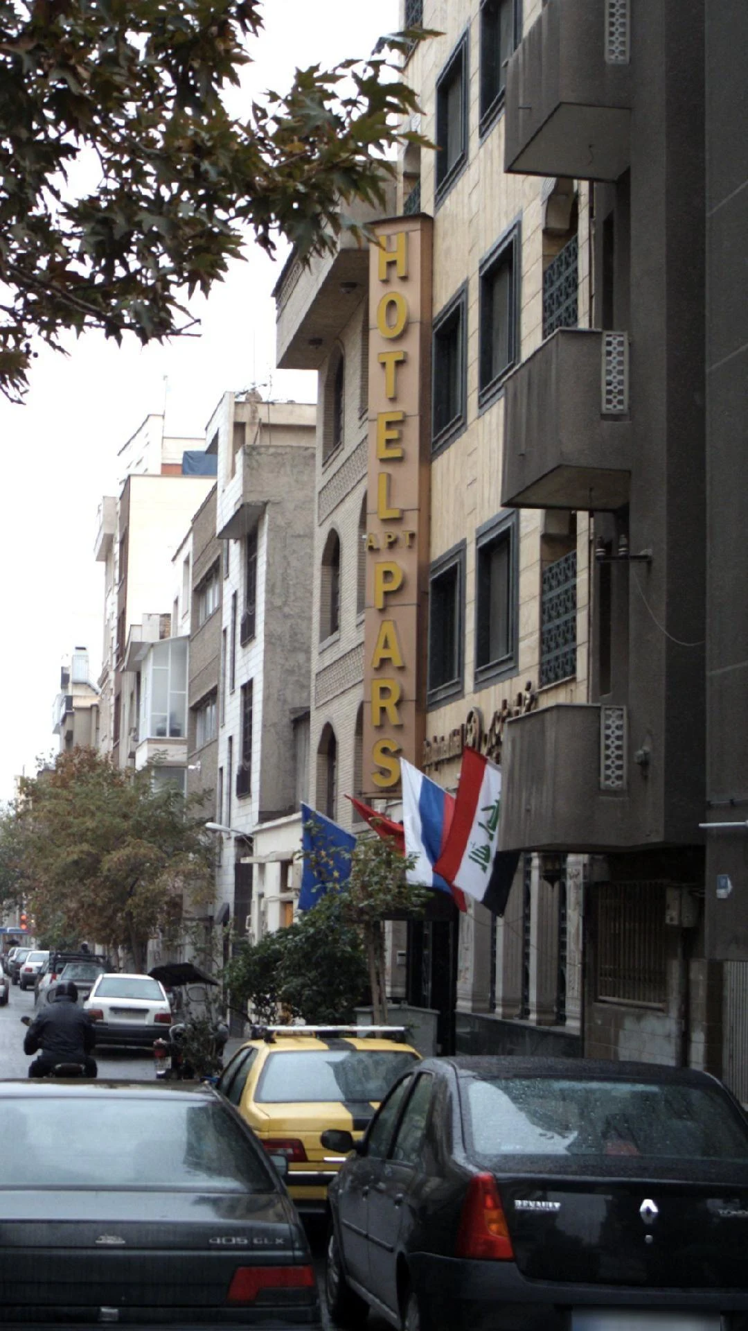 کافه ساعت - تصویر 2