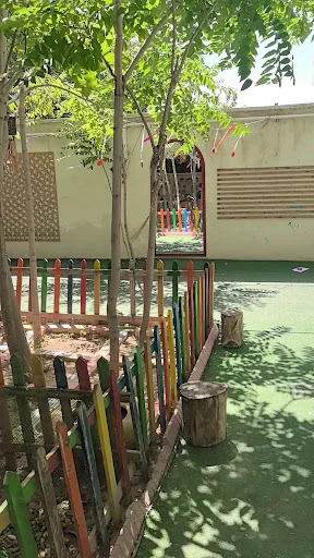 مهد کودک و پیش دبستانی و خانه بازی کودک شیرین