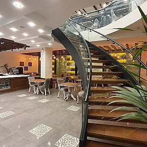 کافه رستوران هیلان