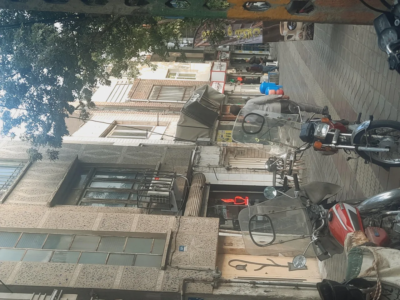 کافه پاریس - تصویر 2