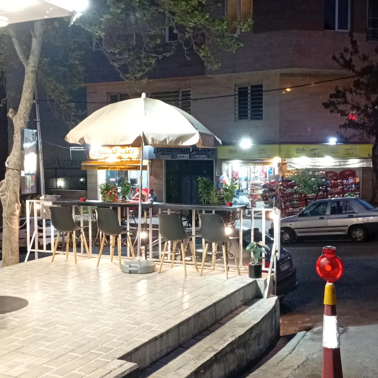 کافه سیگار بهمن کوچیک - تصویر 3