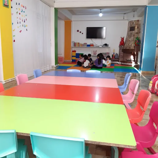 مهدکودک ، پیش دبستانی و خانه بازی کیان