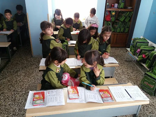 پیش دبستانی و مهد کودک آینده سازان