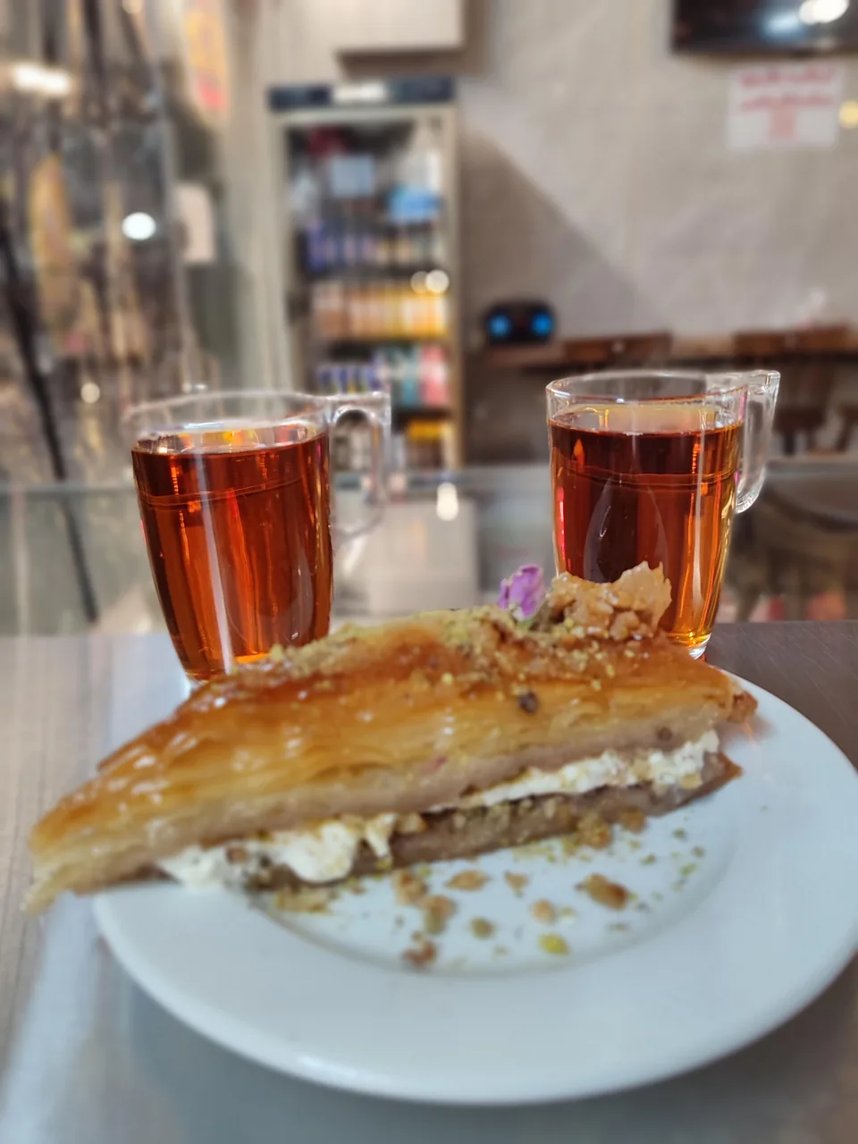 کافه باقلوا باباطاهر - تصویر 6