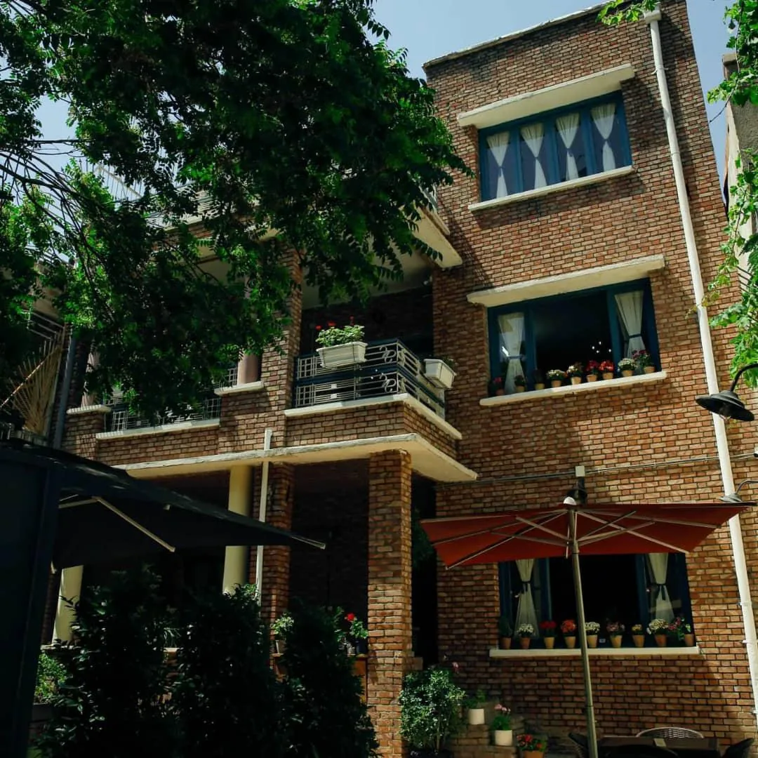 عمارت میرزاخانی - تصویر 2