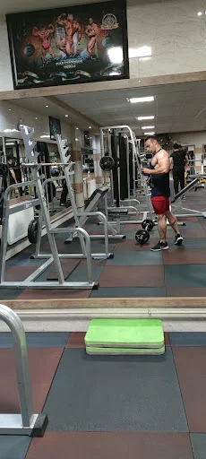 باشگاه بدنسازی فیتنس کلاب - باشگاه بدنسازی در تبریز