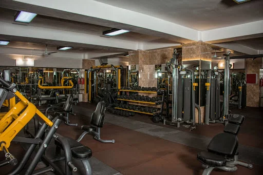 باشگاه بدنسازی یونیک فیتنس