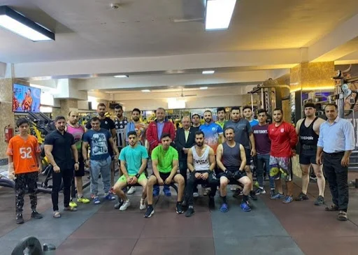 باشگاه بدنسازی یونیک فیتنس