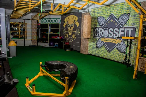 باشگاه بدنسازی یونیک فیتنس