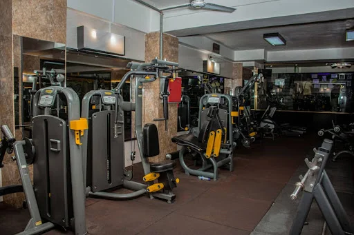 باشگاه بدنسازی یونیک فیتنس