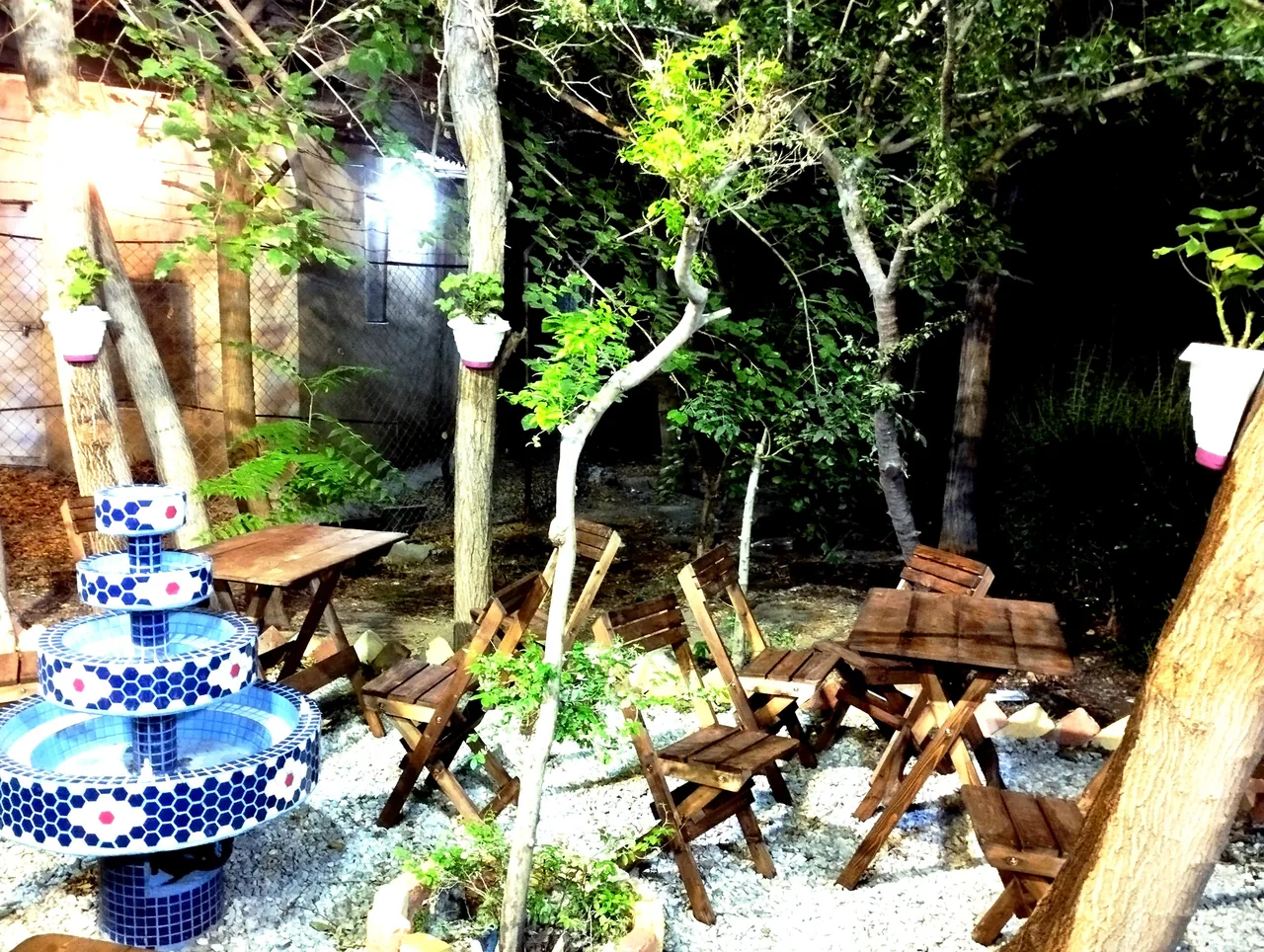 کافه ,م‌ ر - تصویر 3