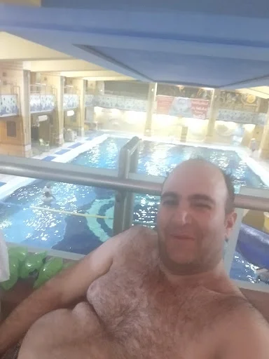 استخر ایثارگران صدرا