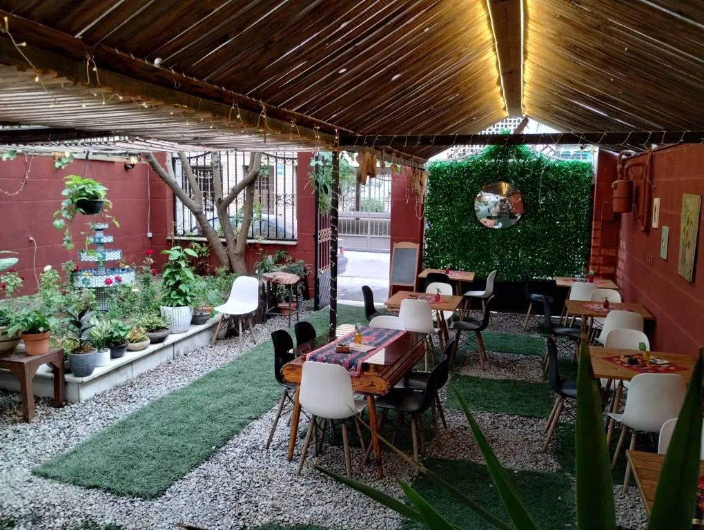 کافه کتاب راوی - تصویر 5