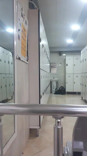 استخر دلفین سفید