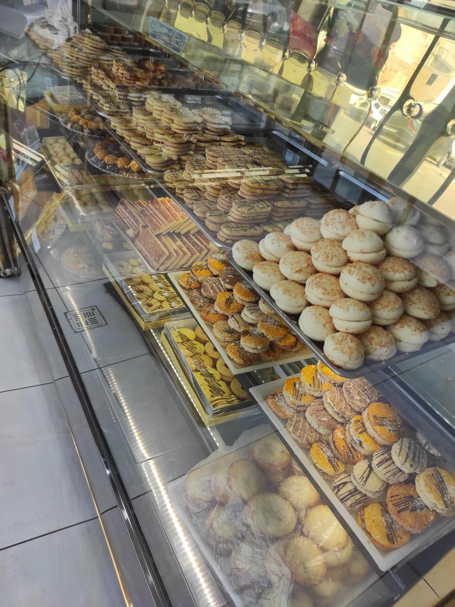 کیک و شیرینی وینر