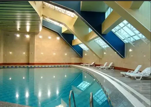 استخر هتل شهریار