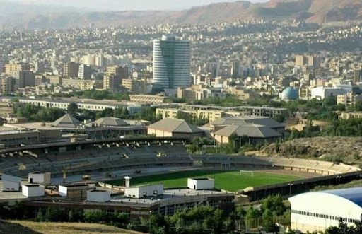 زمین چمن فوتبال دانشگاه تبریز