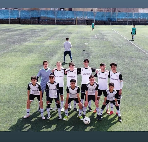 زمین چمن فوتبال دیهیم