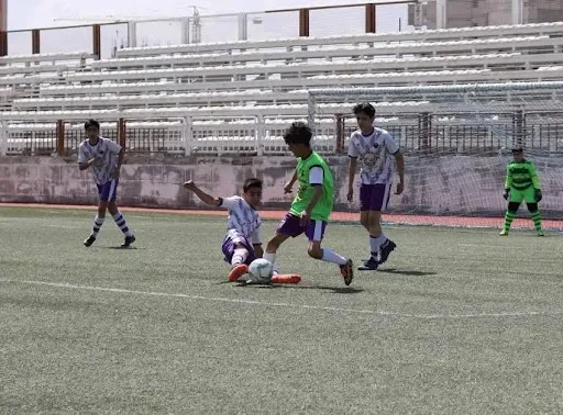 ورزشگاه پنج هزار نفری فوتبال