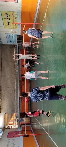 سالن ورزشی افق لاله